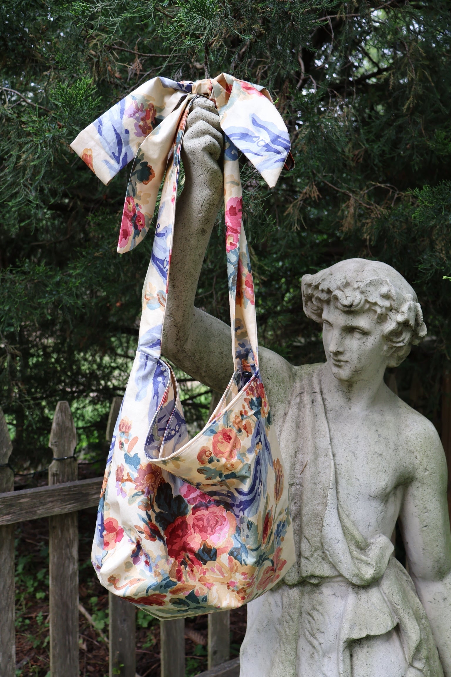 CHATEAU SILK TOTE BAG Epona Valley