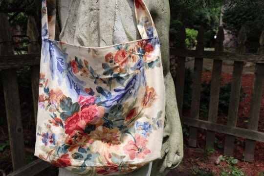 CHATEAU SILK TOTE BAG Epona Valley