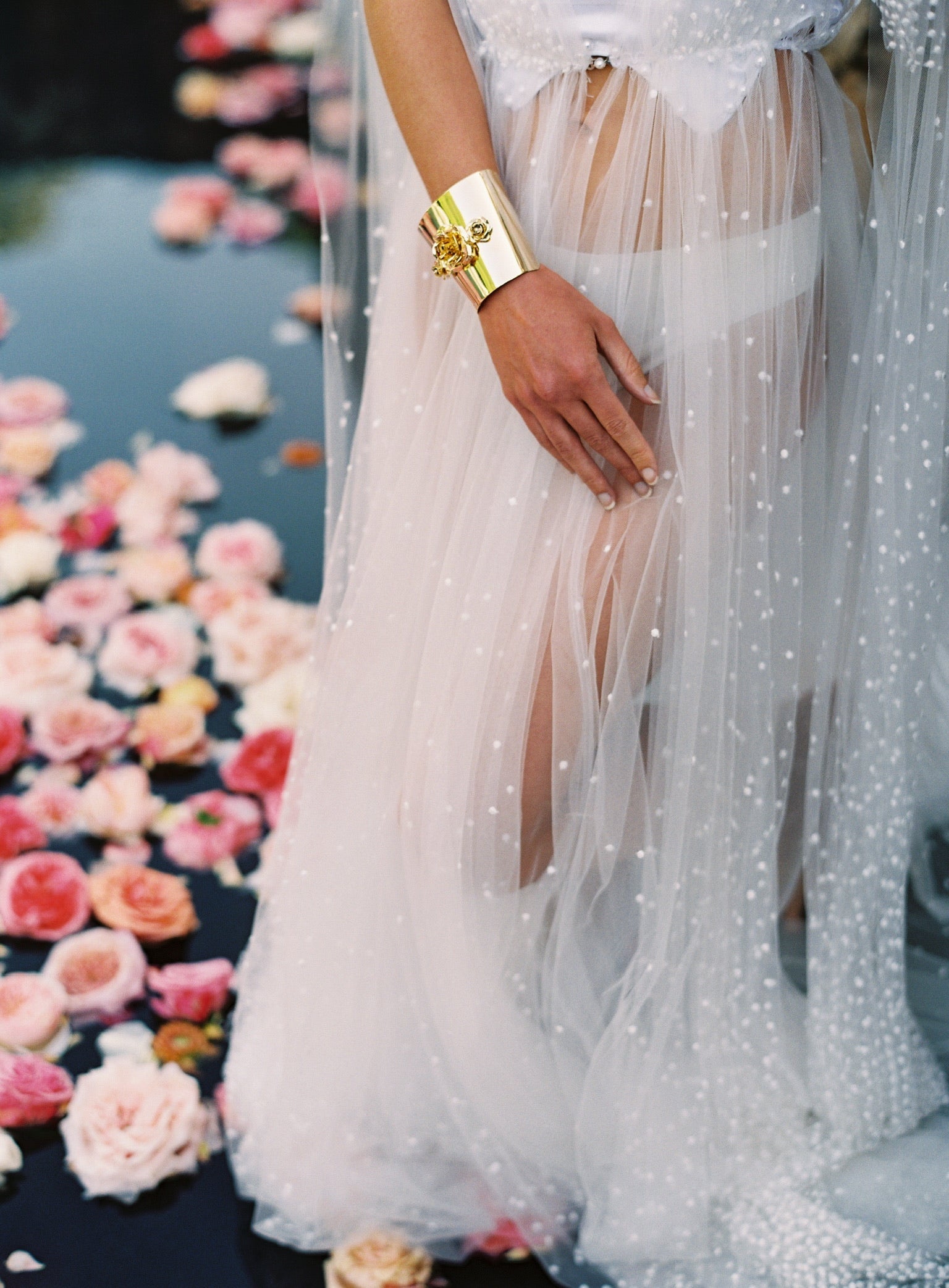 FIELD OF ROSES CUFF Bracelets Epona Valley