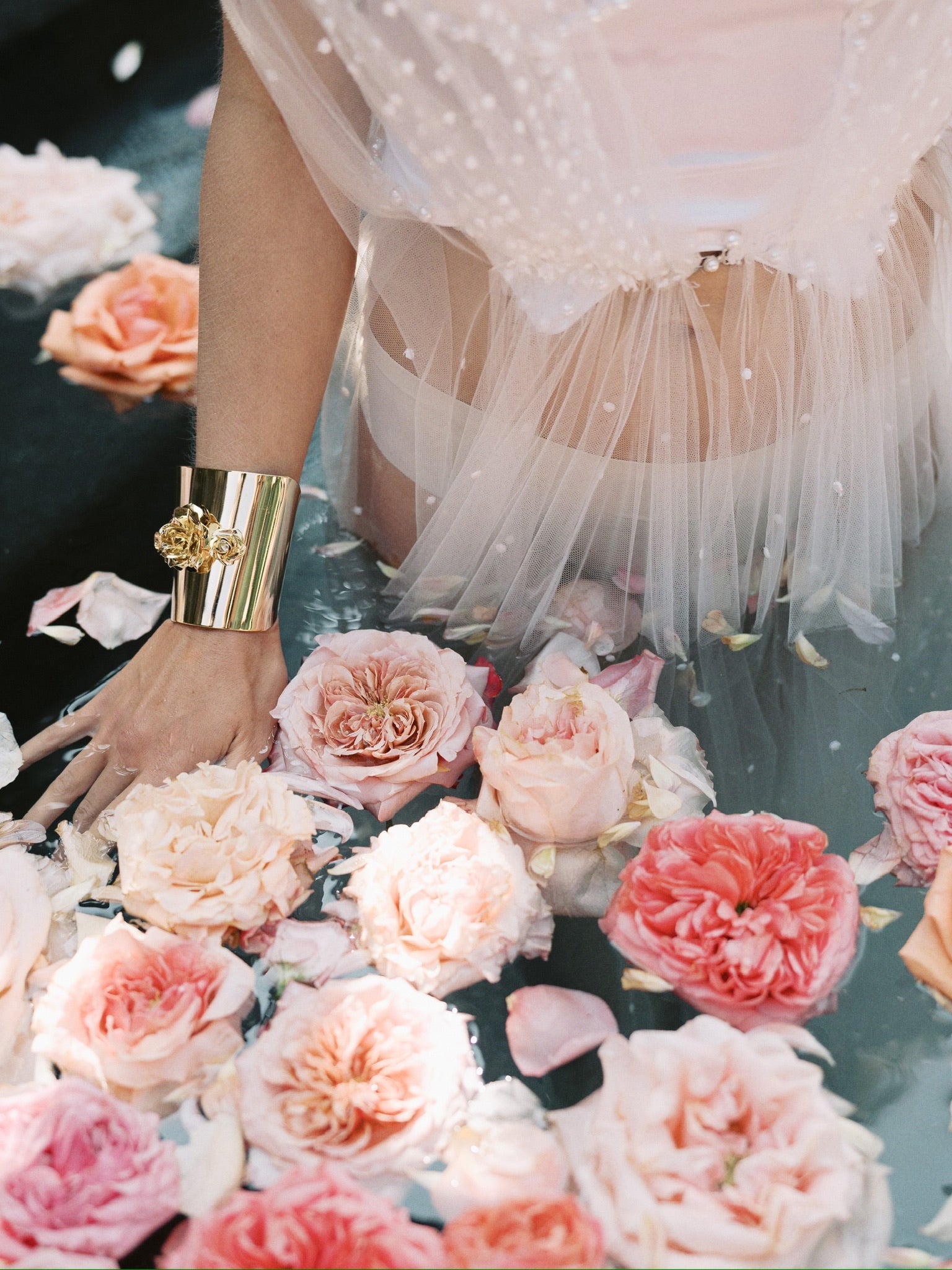 FIELD OF ROSES CUFF Bracelets Epona Valley