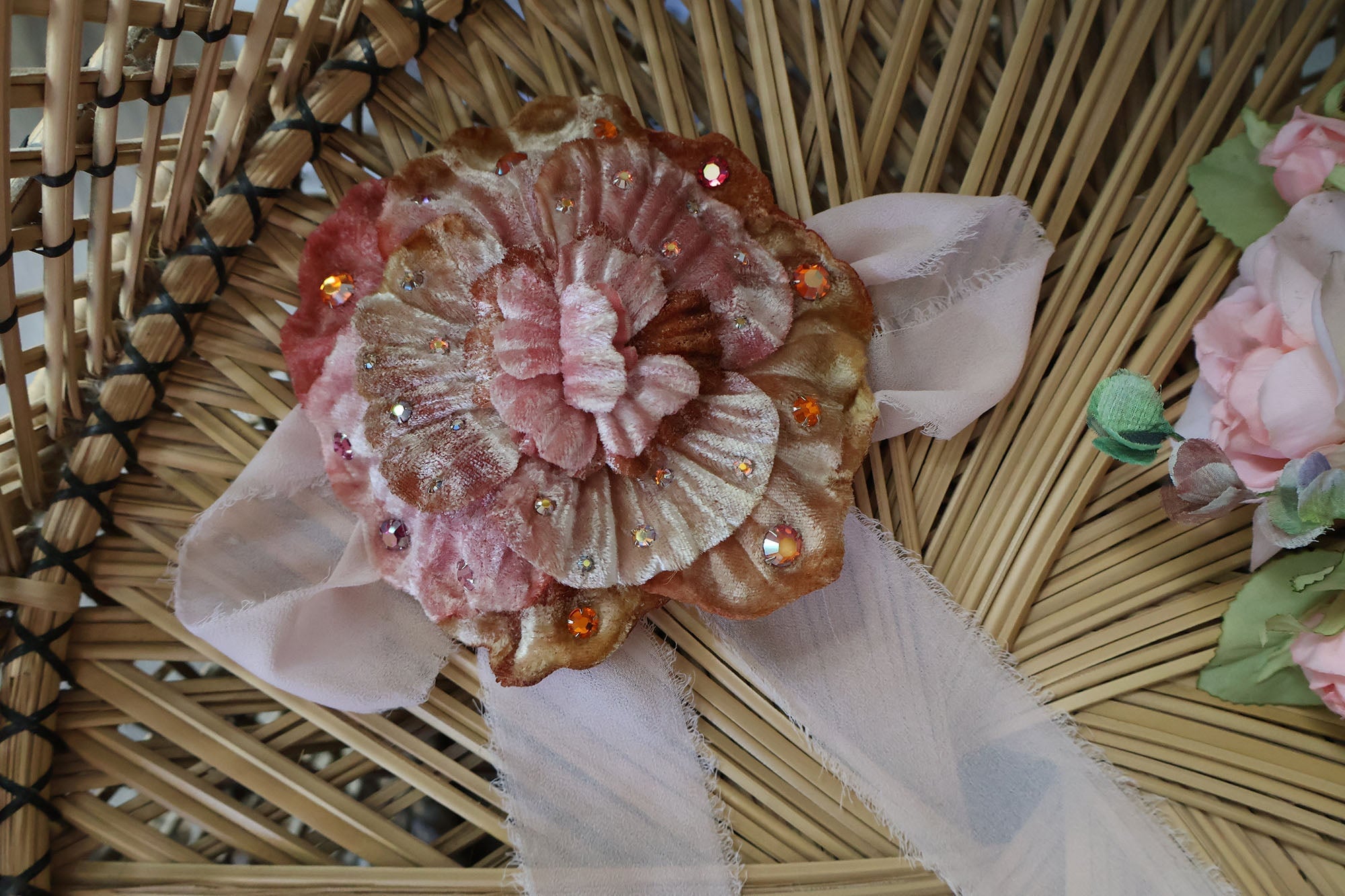 ROSE DE LUNE BARRETTE Epona Valley