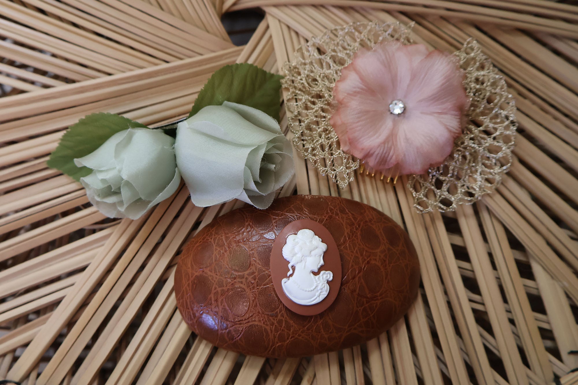 SEAFLOWER BARRETTE Epona Valley