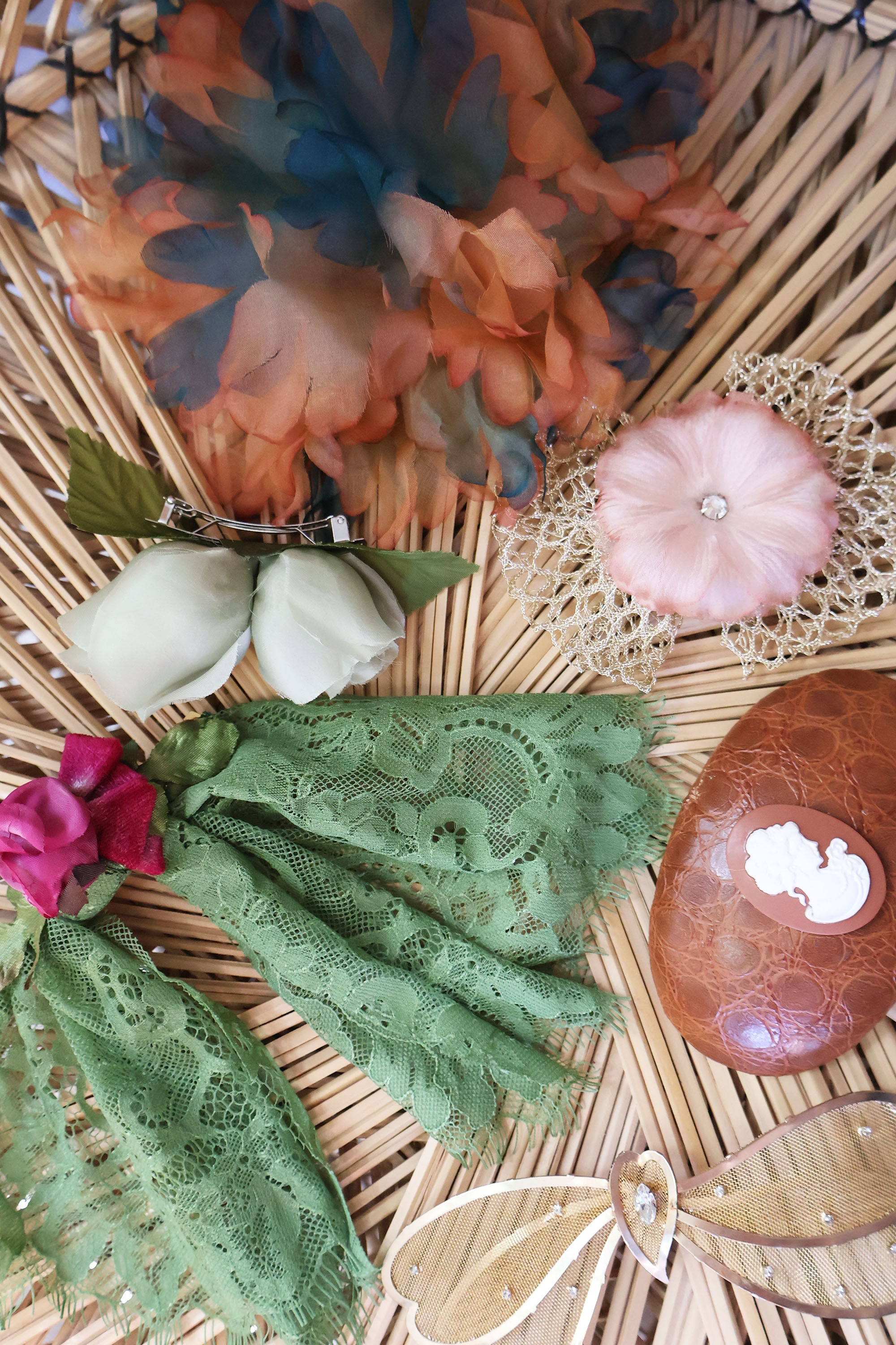 ROSELINE EN FEUILLE BARRETTE Clips & Barrettes Epona Valley