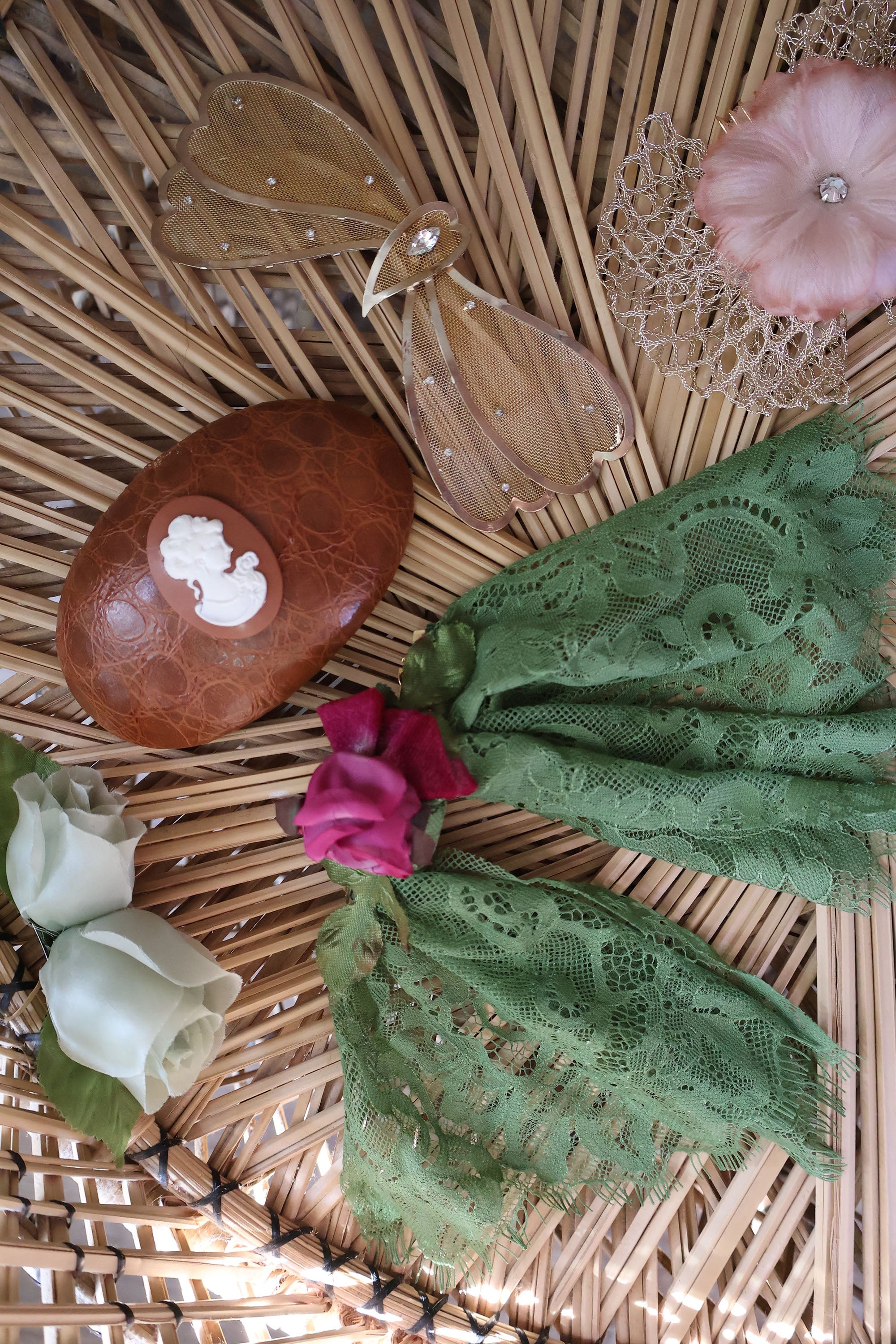 ROSELINE EN FEUILLE BARRETTE Clips & Barrettes Epona Valley