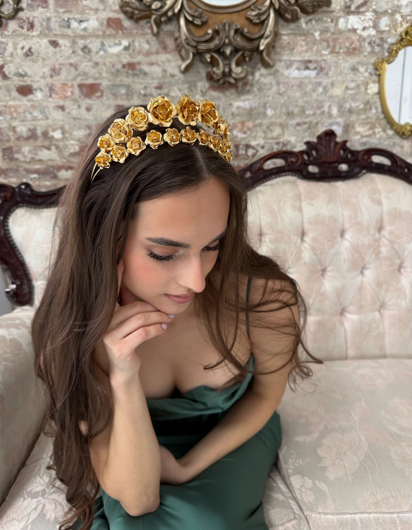 FIELD OF ROSES GARLAND Epona Valley