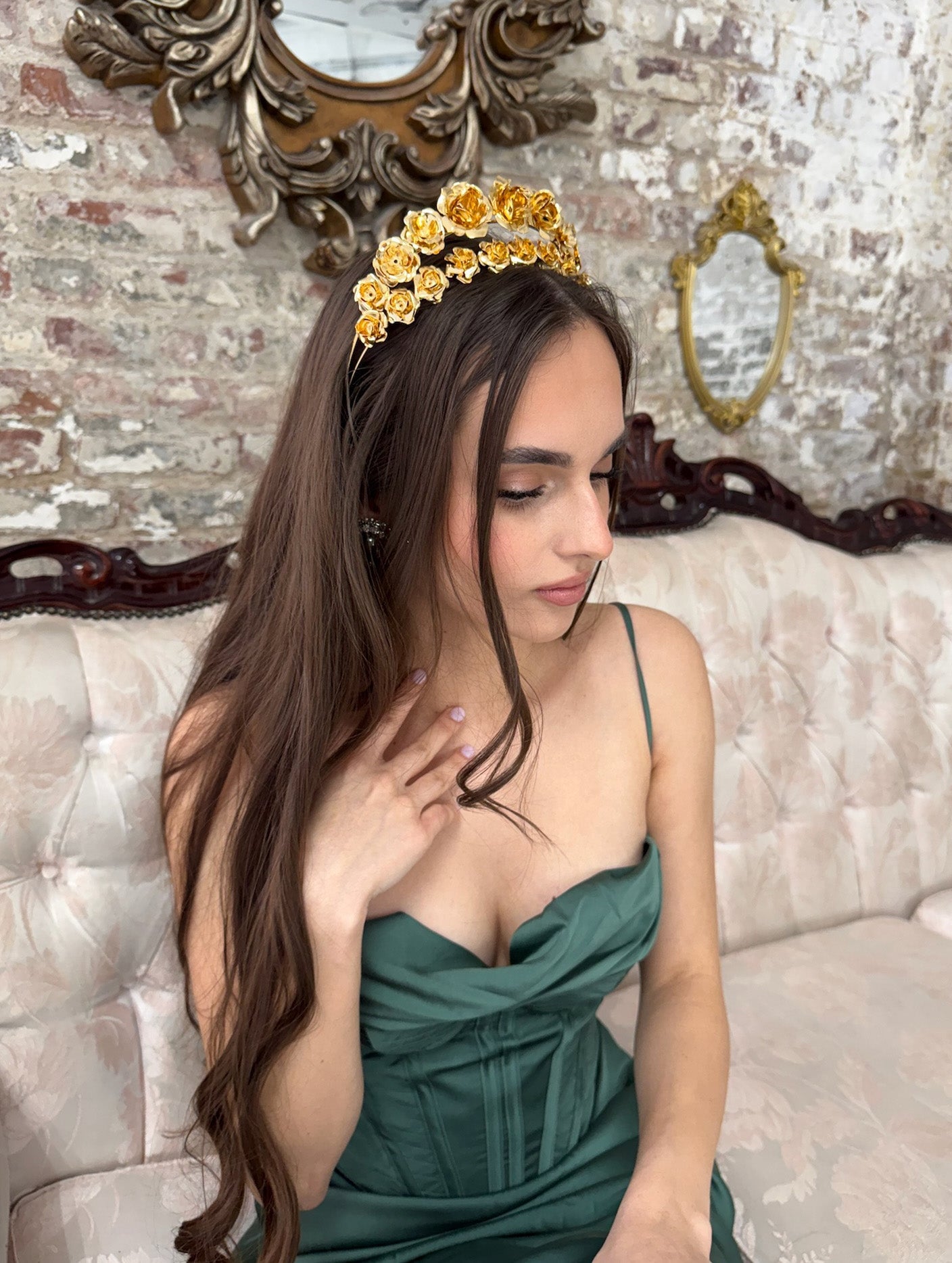 FIELD OF ROSES GARLAND Epona Valley