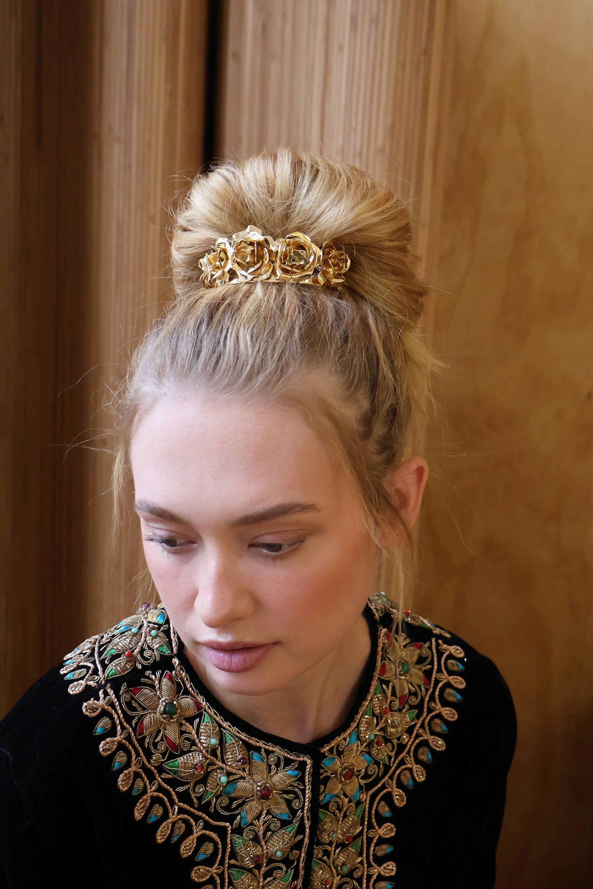 FIELD OF ROSES CORONET BUN COMB Clips & Barrettes Epona Valley