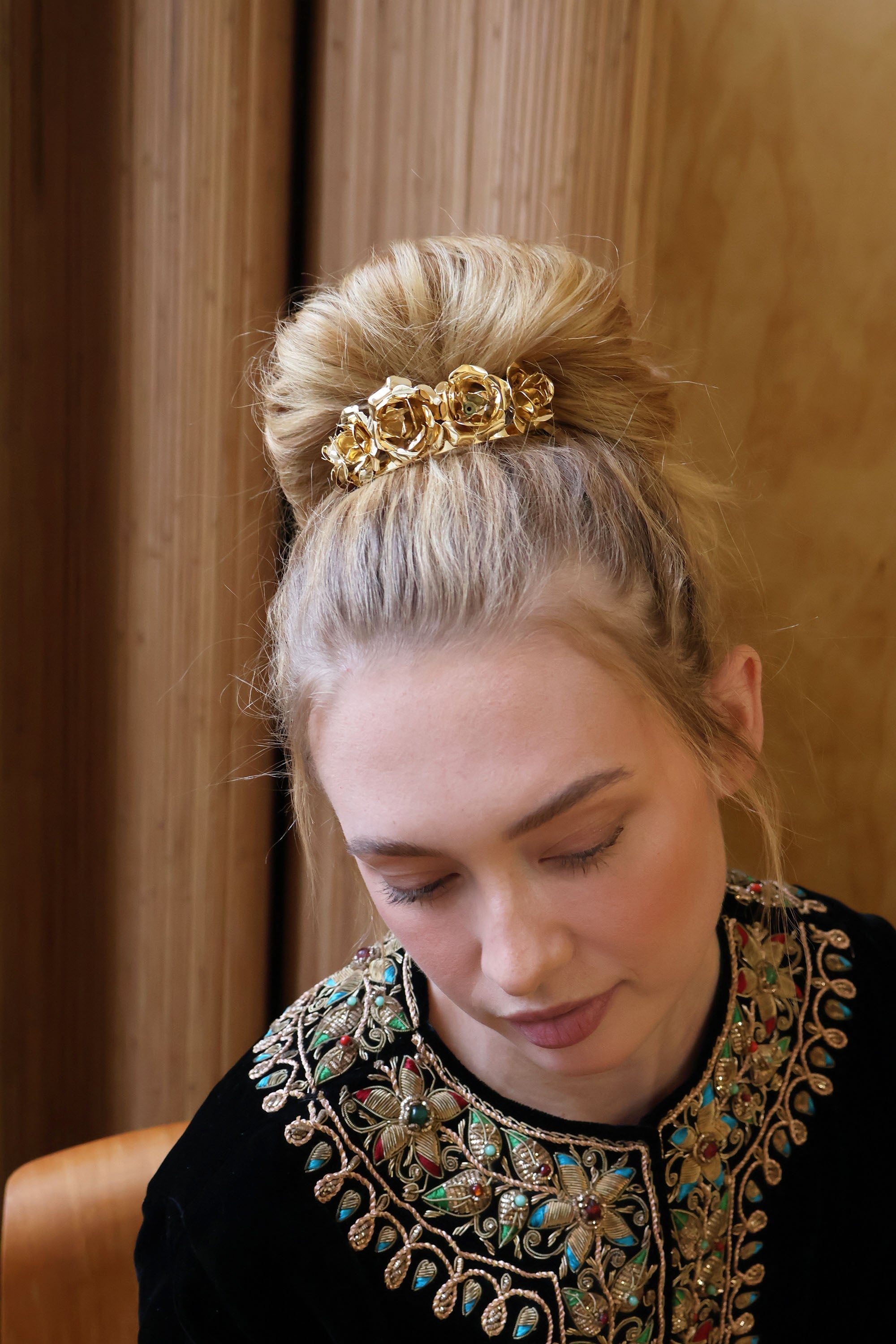FIELD OF ROSES CORONET BUN COMB Clips & Barrettes Epona Valley