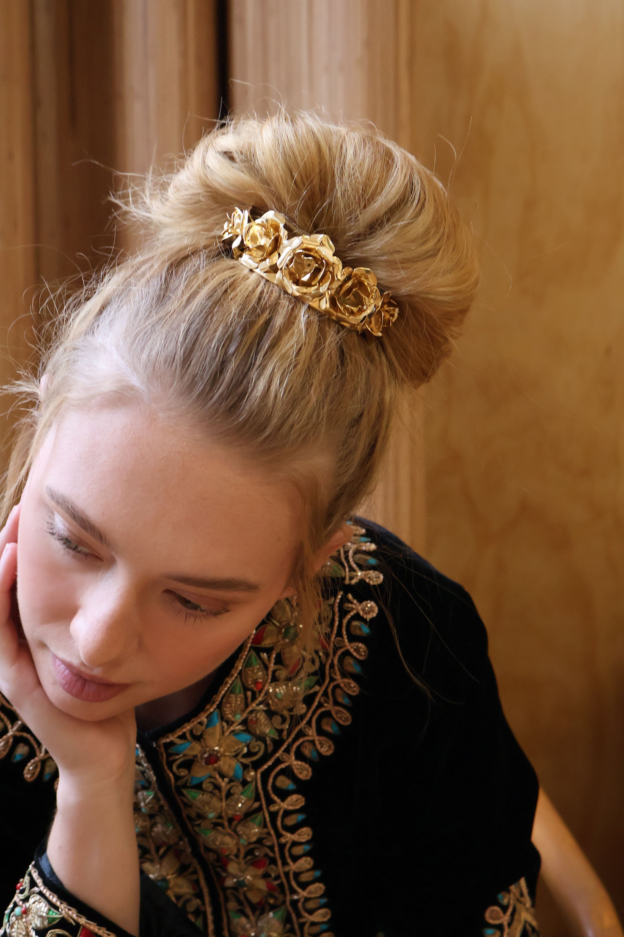 FIELD OF ROSES CORONET BUN COMB Clips & Barrettes Epona Valley