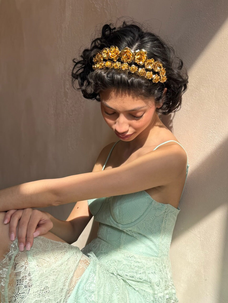 FIELD OF ROSES GARLAND Epona Valley