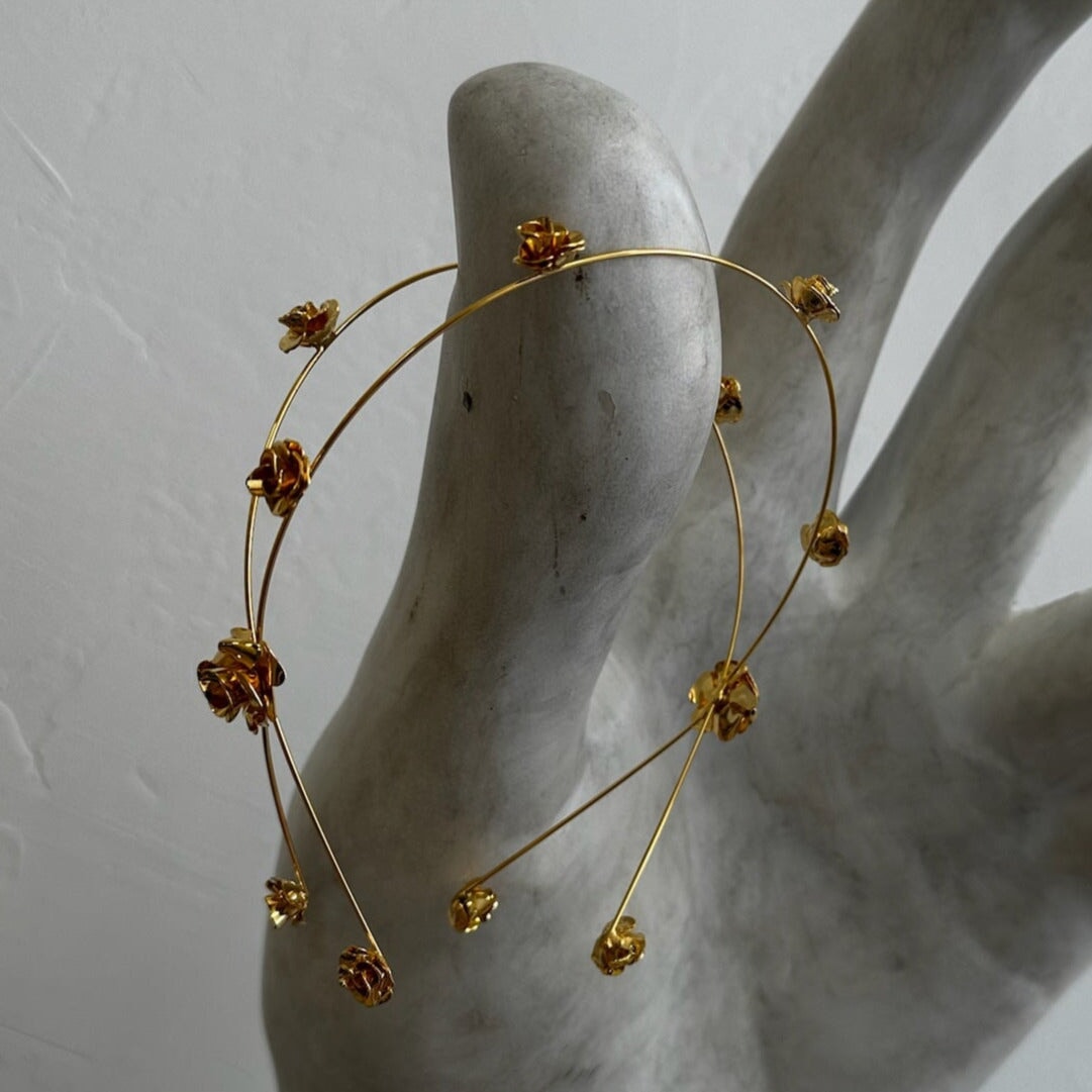 FIELD OF ROSES CIRCLET Epona Valley