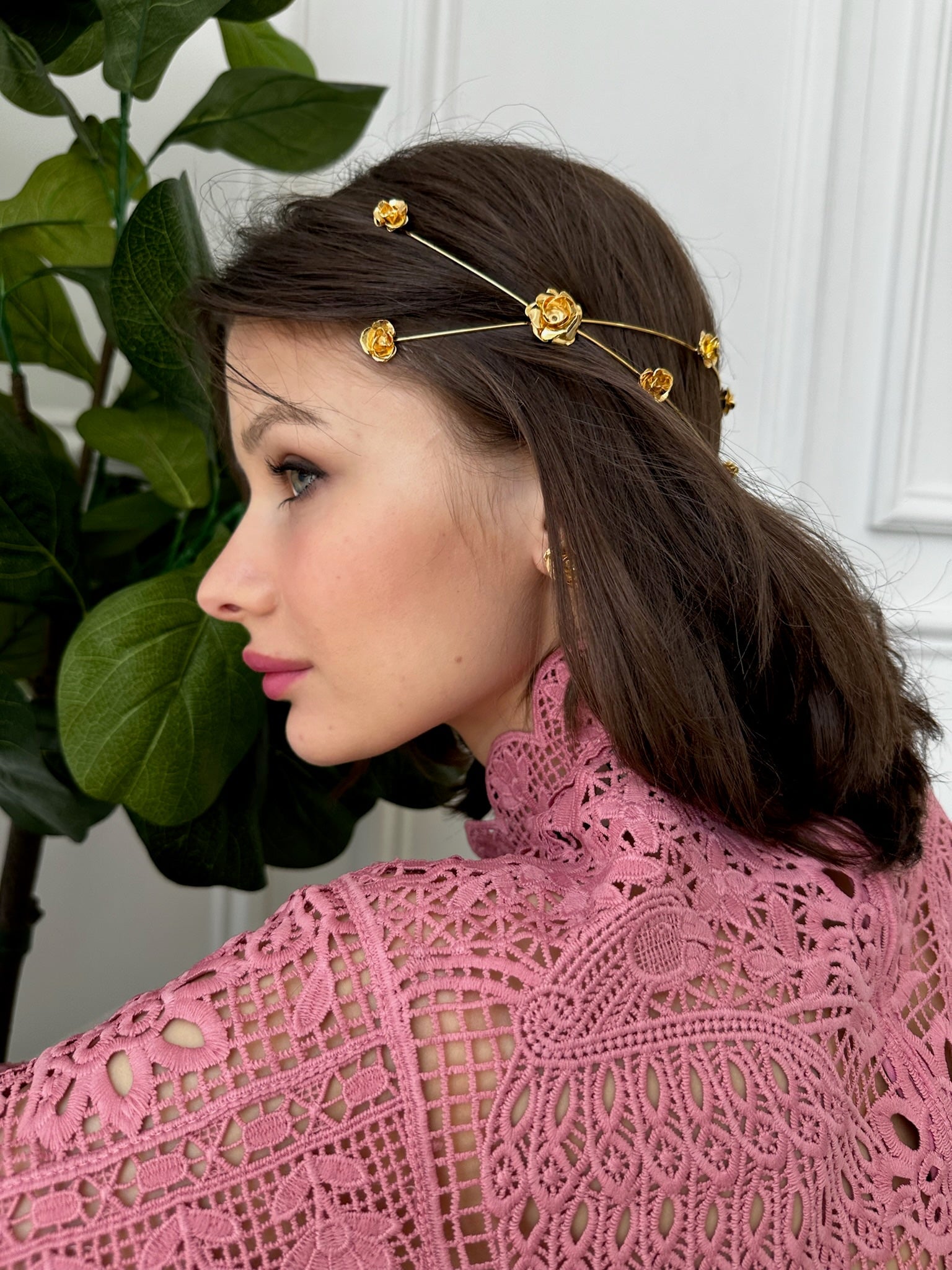 FIELD OF ROSES CIRCLET Epona Valley