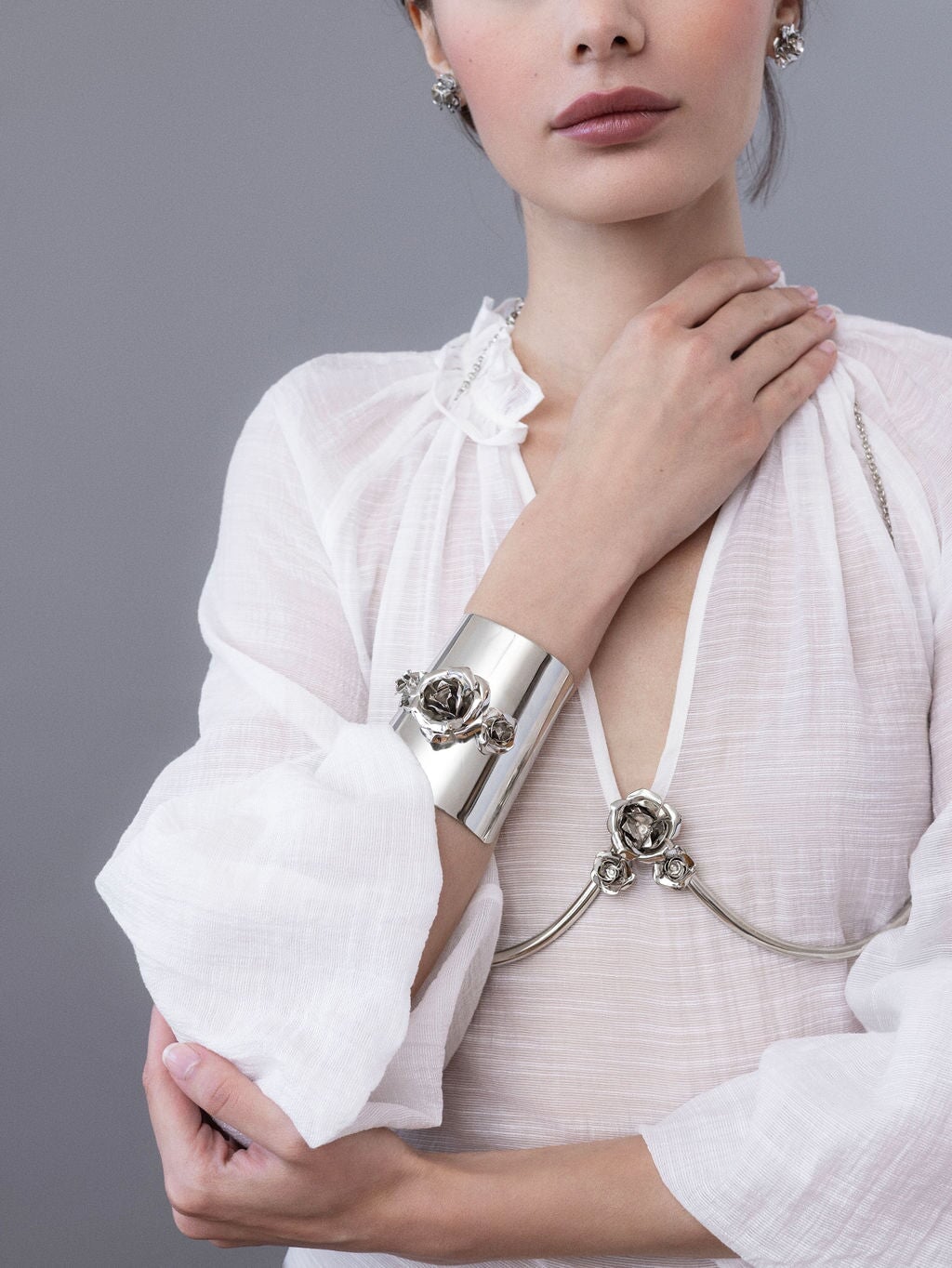 FIELD OF ROSES CUFF Bracelets Epona Valley